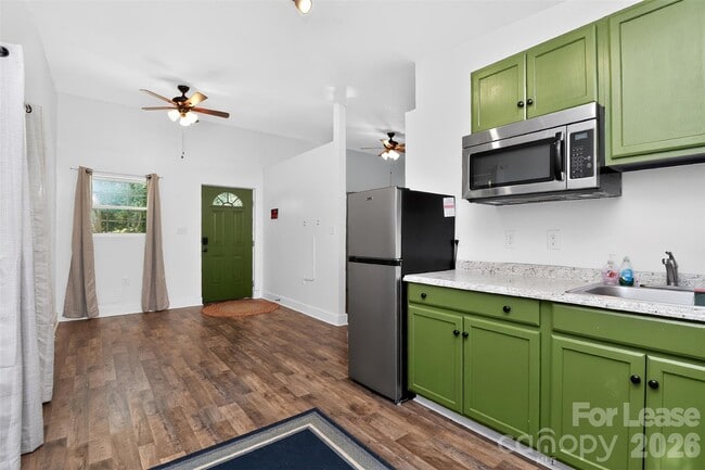 Foto del edificio - 1954 Garibaldi Ave