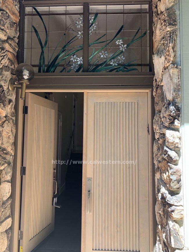 Foto del edificio - 14550 Pike Rd