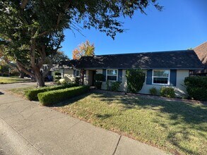 Building Photo - 6690 Gloria Dr