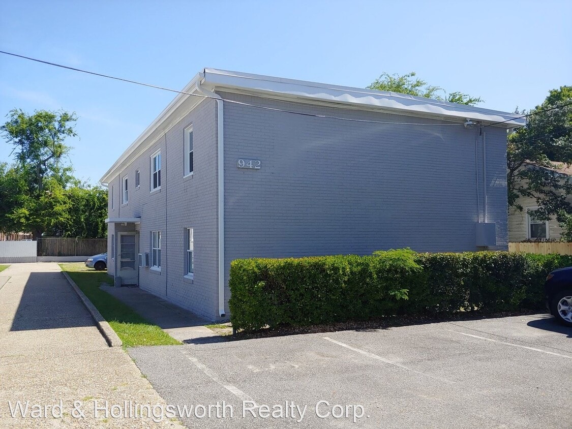 Primary Photo - 2 br, 1 bath House - 942 Little Bay Avenue #4