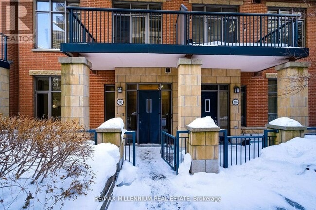 Building Photo - 330 Royal Princess Dr