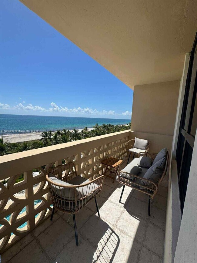 Building Photo - 10185 Collins Ave