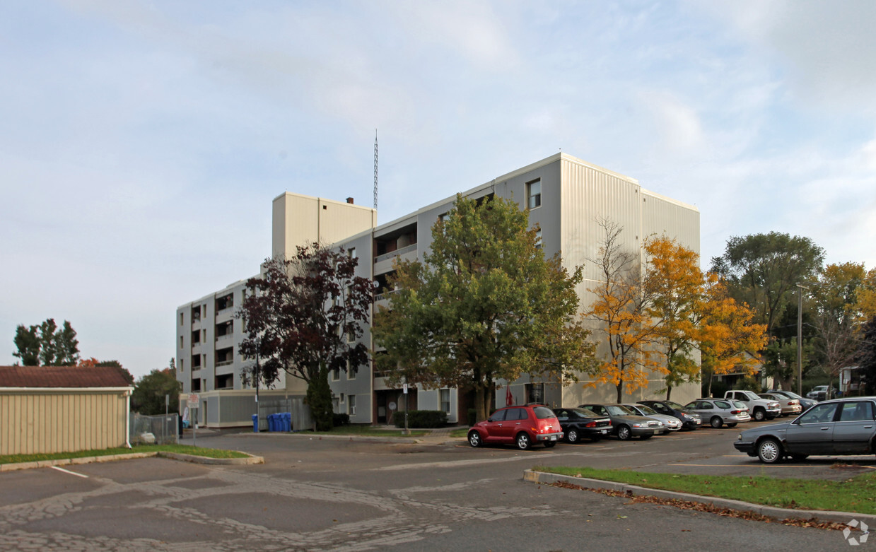 Photo du bâtiment - Bowling Green Towers