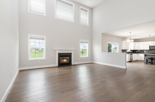 Building Photo - 45 Danbury Dr
