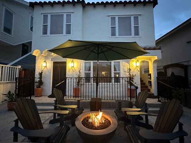 Patio privado con fogata y parrilla. - 726 Cohasset Ct