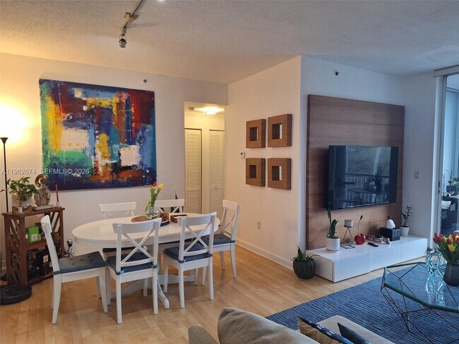 Foto del edificio - 9725 NW 52nd St