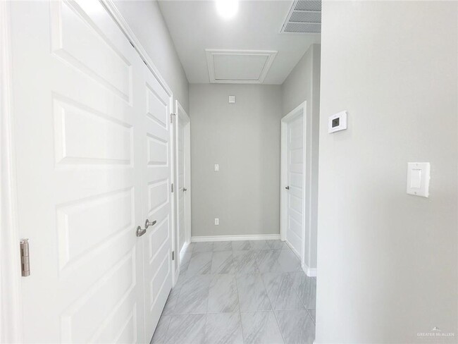 Building Photo - 12 Alta Vista Dr