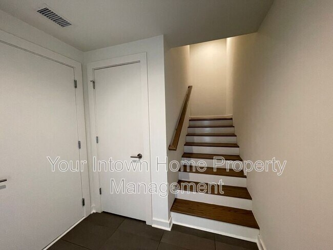 Foto del edificio - 504 Rankin St NE