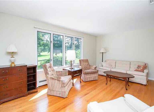 Foto del edificio - 202 Springfield Rd