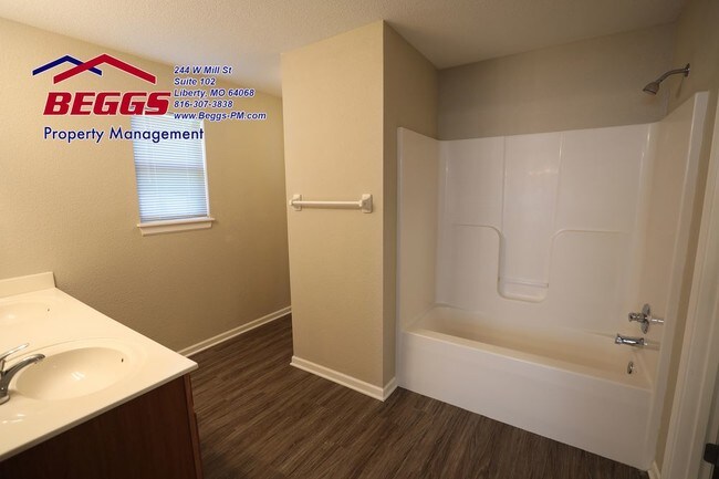 Foto del edificio - 2BR 1-3/4 BA Townhome- Liberty