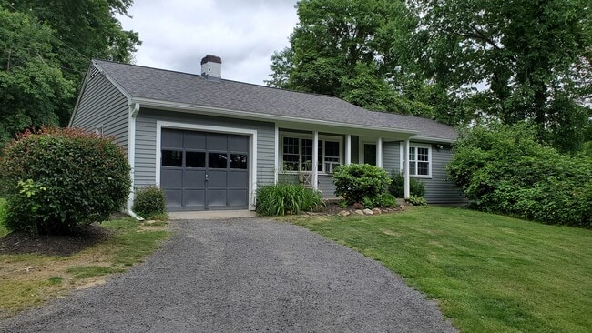 Building Photo - 71 Woodchuck Hill Rd