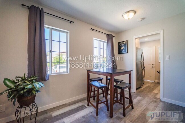 Foto del edificio - 4233 Swift Ave