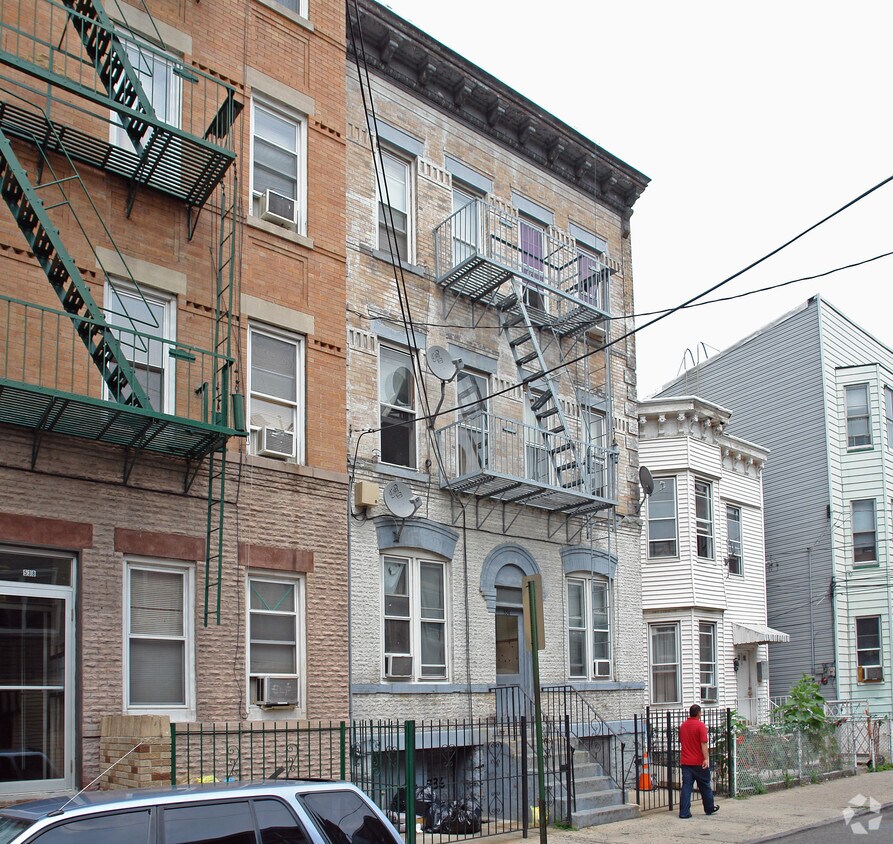 536 27th St, Union City, NJ 07087 Apartments 536 27th St Union City