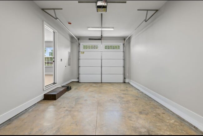Building Photo - 212 Doe Run Blvd