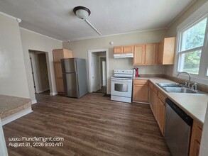 Building Photo - 323 S McKinley Ave