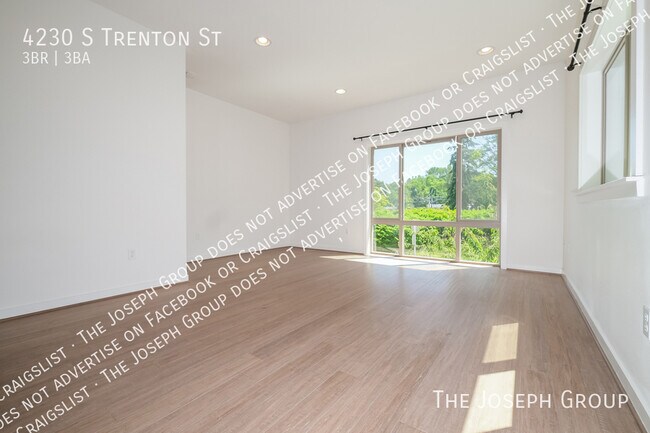 Foto del edificio - 4230 S Trenton St