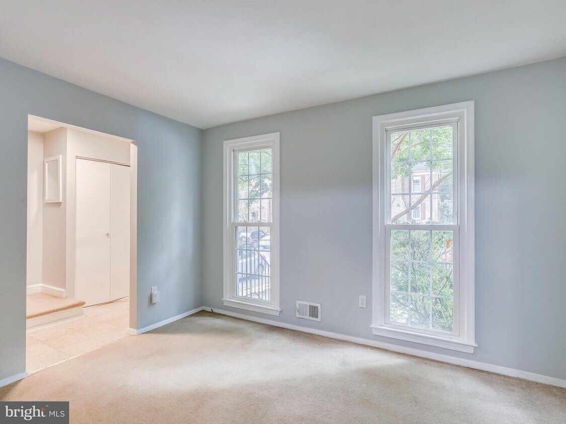 Primary Photo - 11306 Palisades Ct