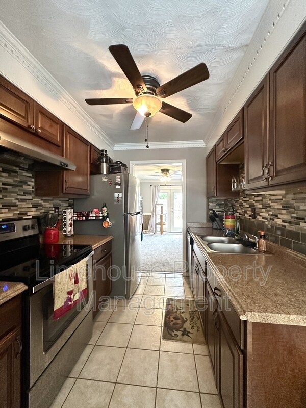 Foto del edificio - 813 Mill Landing Rd