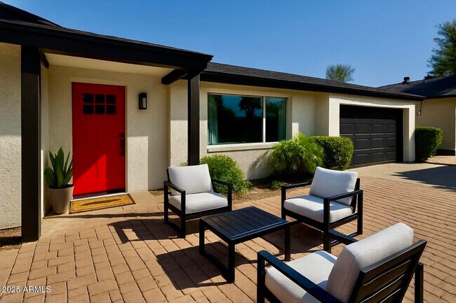 Building Photo - 3109 E Cholla St