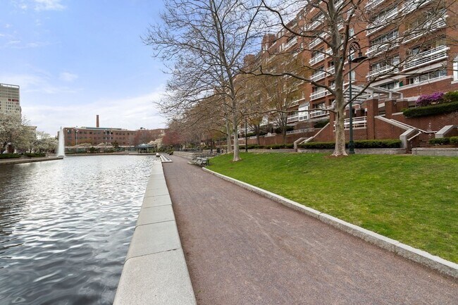 Foto del edificio - 6 Canal Park