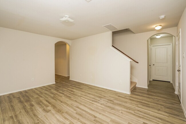 Building Photo - 2721 Madison Ct