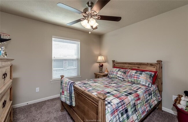 Foto del edificio - 4145 Shallow Creek Loop
