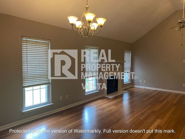 Building Photo - Open Layout on South Side of Warner Robins