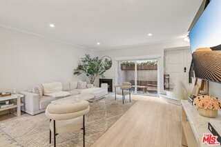 Foto del edificio - 5139 Balboa Blvd