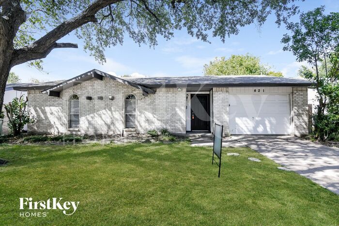 Primary Photo - 421 Bluebonnet Trail
