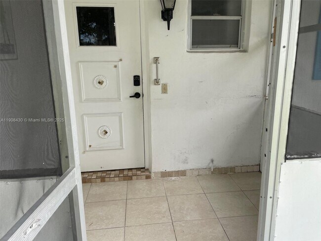 Foto del edificio - 1140 NW 85th Ave