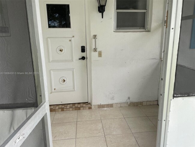 Building Photo - 1140 NW 85th Ave