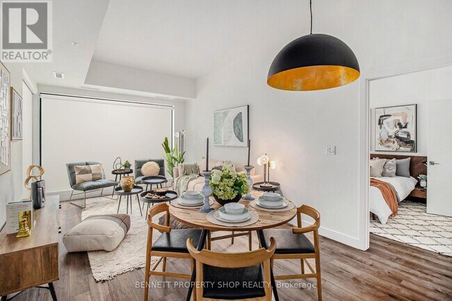 Photo du bâtiment - 600 Mountaineer Private