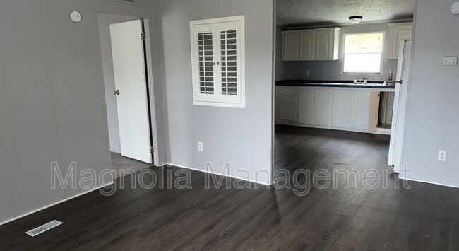Building Photo - 171 Bullocksville Park Rd