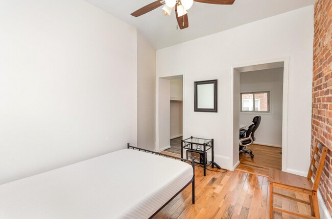 Foto del edificio - 3580 13th St NW