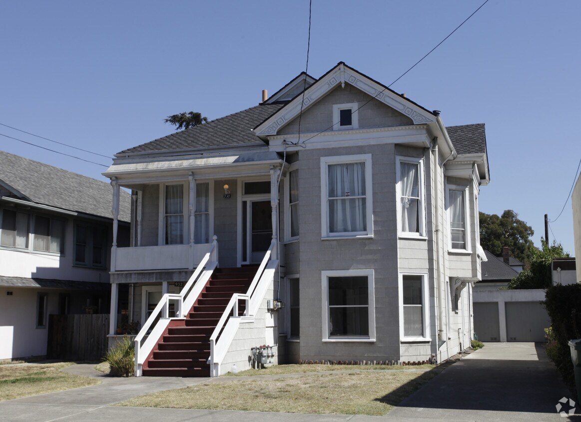 Primary Photo - 930 Park St