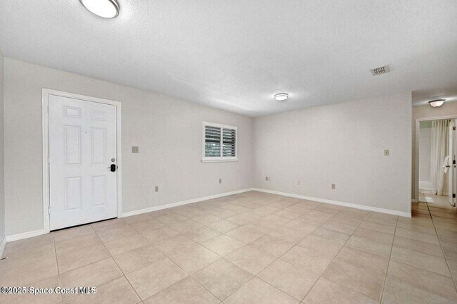 Foto del edificio - 1600 Woodland Dr