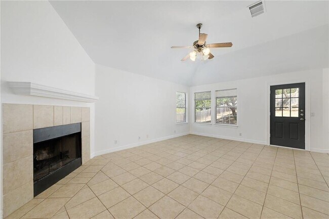 Building Photo - 716 Newport Dr
