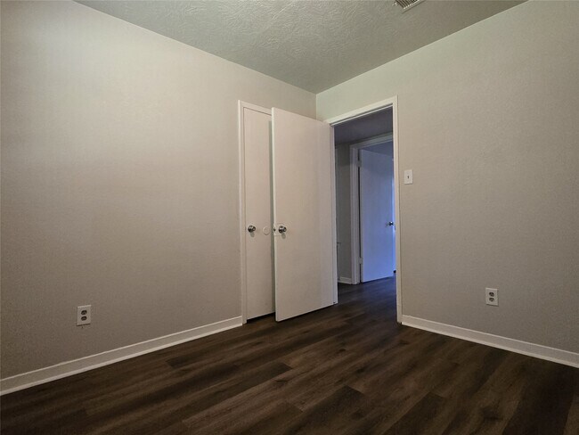 Building Photo - 7731 Melanie St