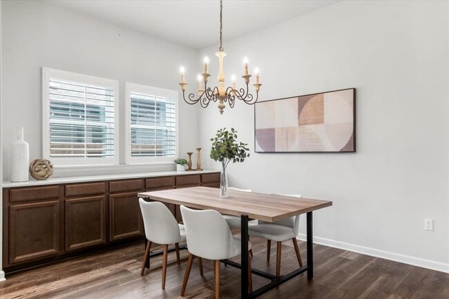 Building Photo - 7909 Catbird Ln