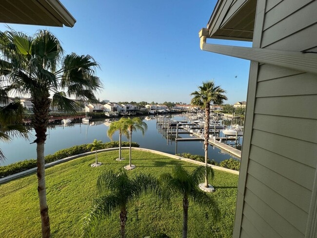 Building Photo - 4355 Spinnaker Cove Ln