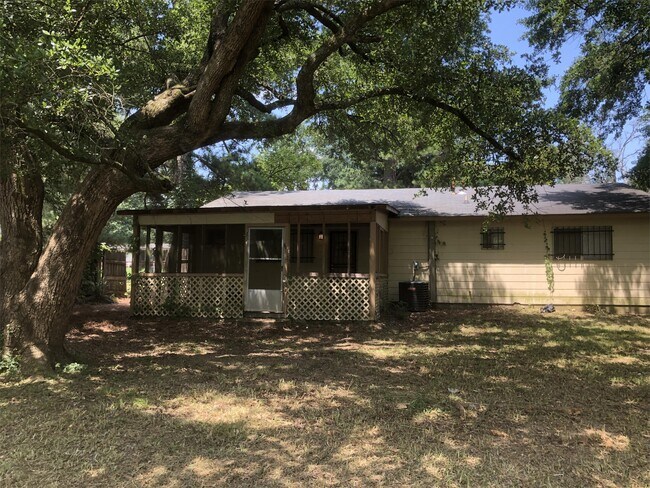 Building Photo - 438 Queen Julianna Ln