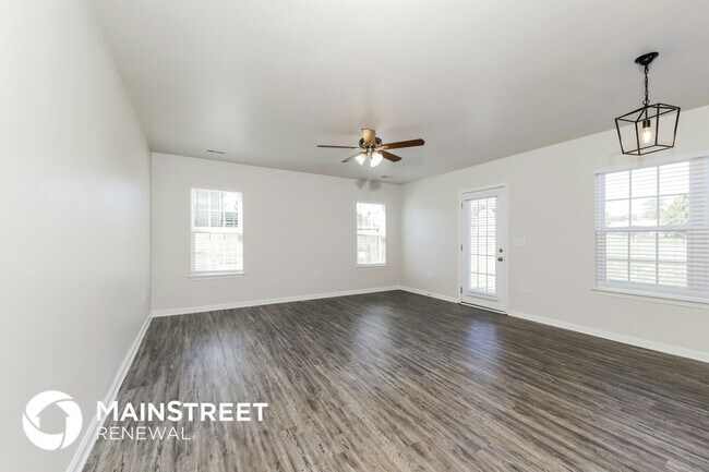 Foto del edificio - 6166 Brentwood Pk Dr