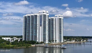 Building Photo - 231 Riverside Dr