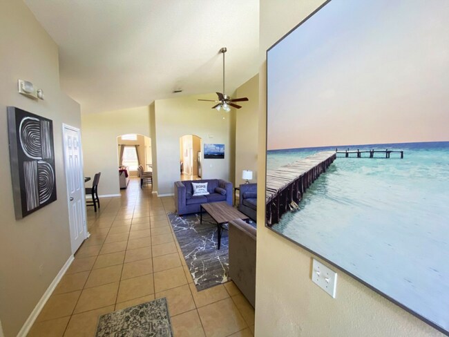 Building Photo - 467 Julliard Blvd