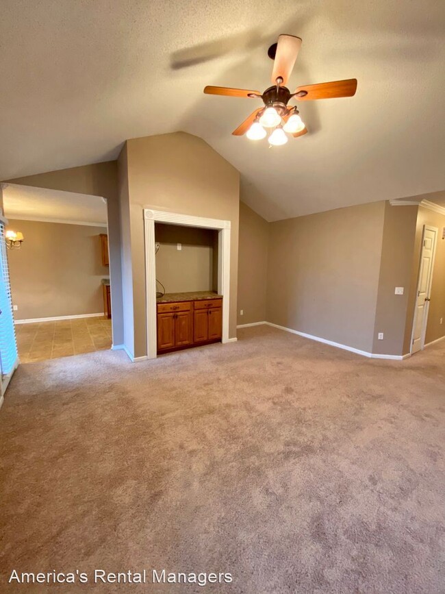 Building Photo - 3 br, 2 bath House - 3626 Crescent Gardens...