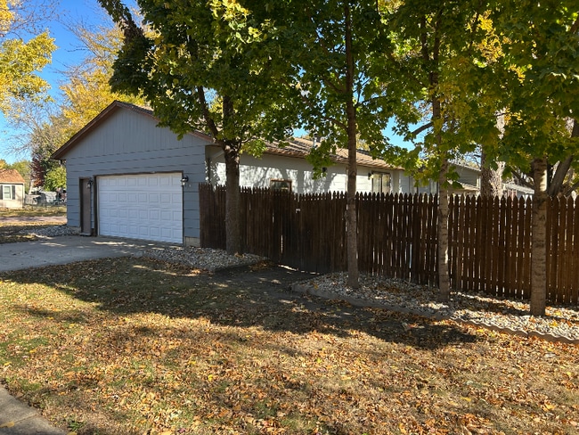 Building Photo - 1809 W 37th St