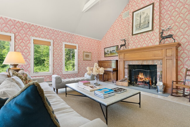 Foto del edificio - 255 Smith Hill Rd
