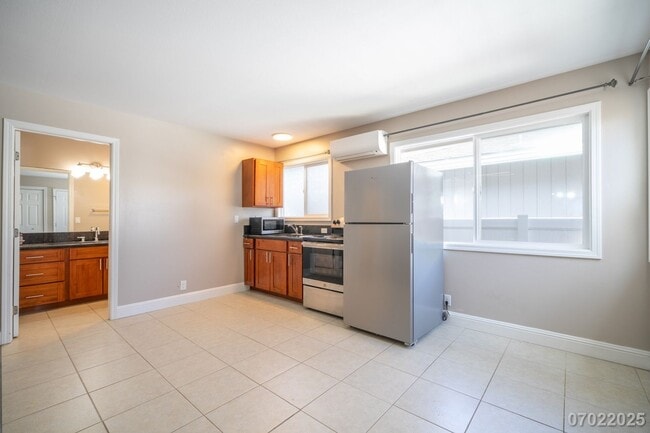 Building Photo - Attached Studio in Aiea