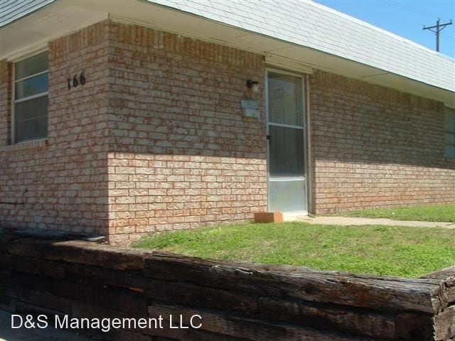 Primary Photo - 2 br, 1 bath House - 166 NE 12th St