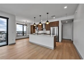 Building Photo - 640 Wisconsin Ave N